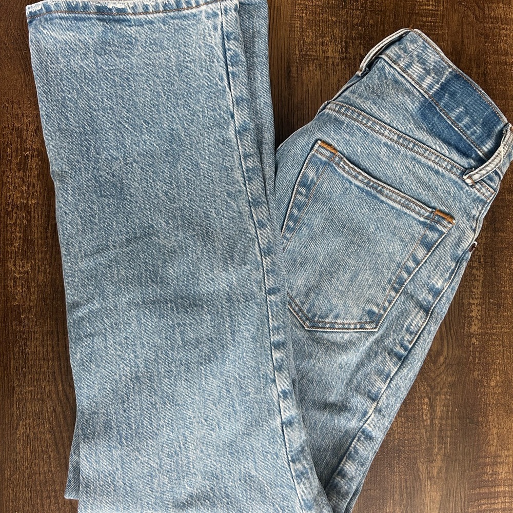 Abercrombie & Fitch The 90’s Straight Ultra High Rise Jeans
